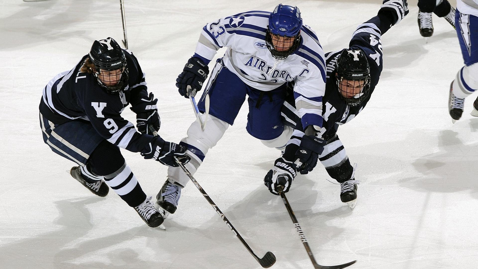 篮球运动员专项技术训练成效明显，专业篮球运动员的训练方法